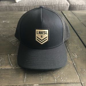 Linksoul Snapback cap
